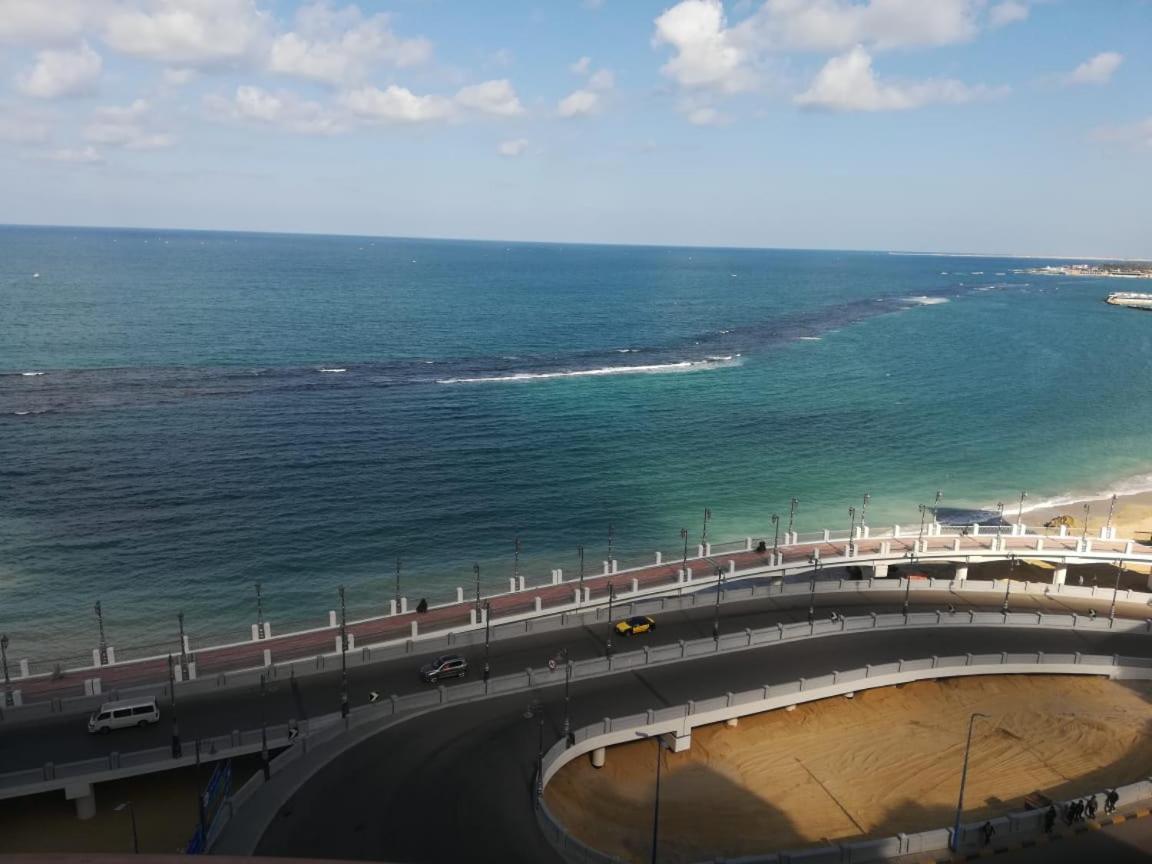 شقق عالبحر مباشر فندقيه بميامي Apartament *